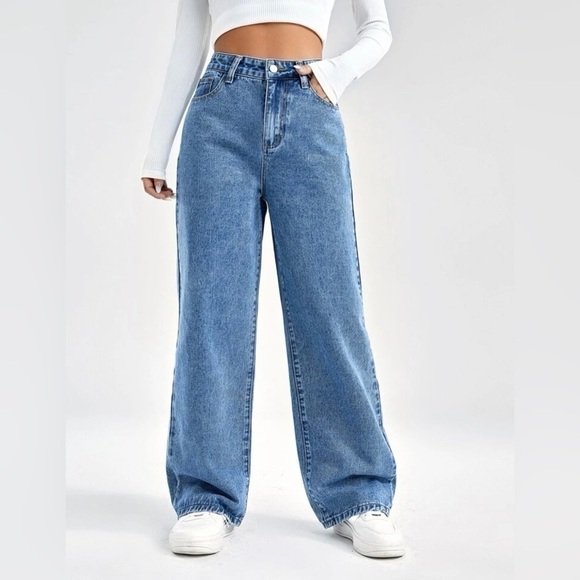 SHEIN EZwear Slant Pocket High‎ Waist Boyfriend Jeans - Picture 3 of 6